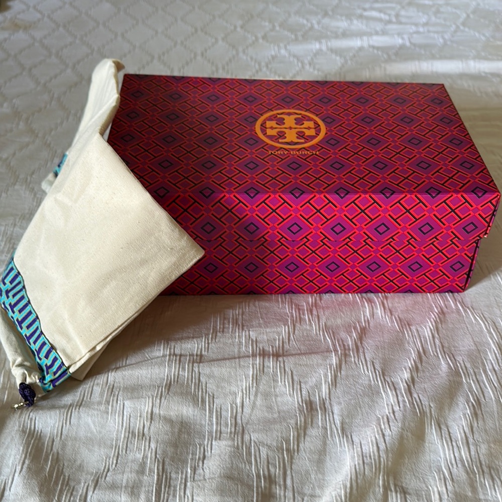 Tory Burch Shoe Box with Dust Bag Gift Box / Decor